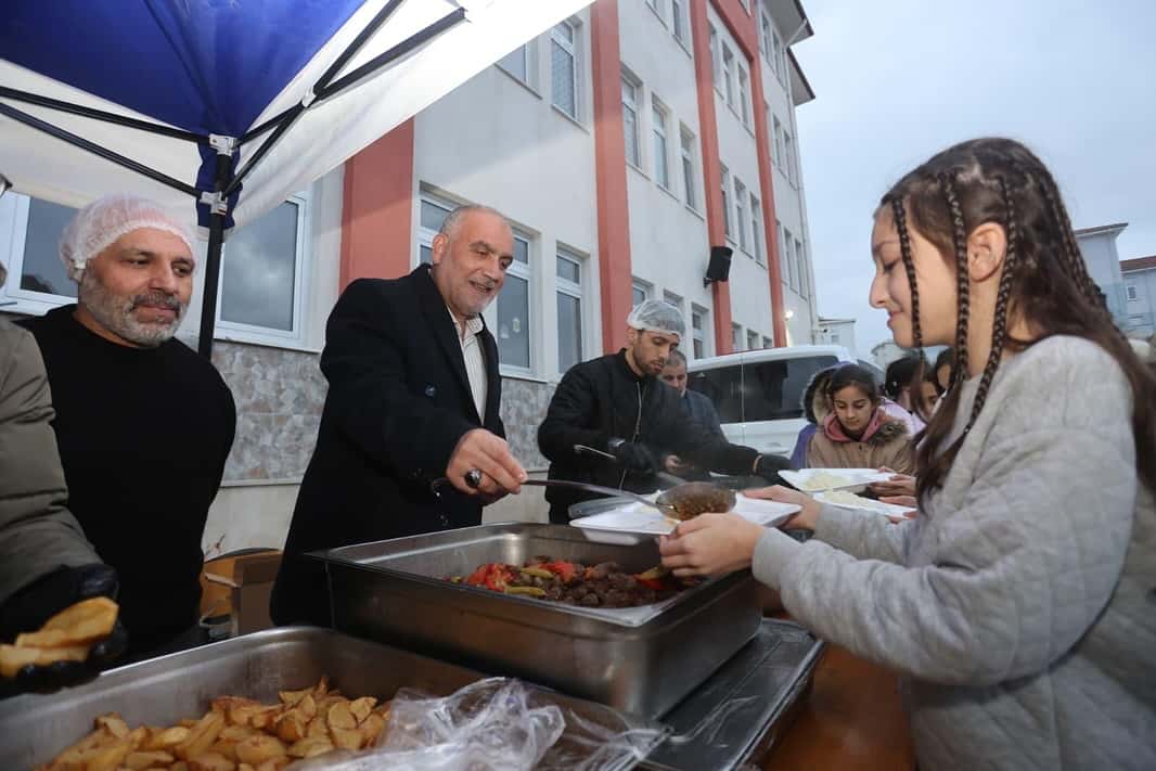 İbrahim Sandıkçı Canikli Öğrencilerle İftar Sofrasında Buluştu