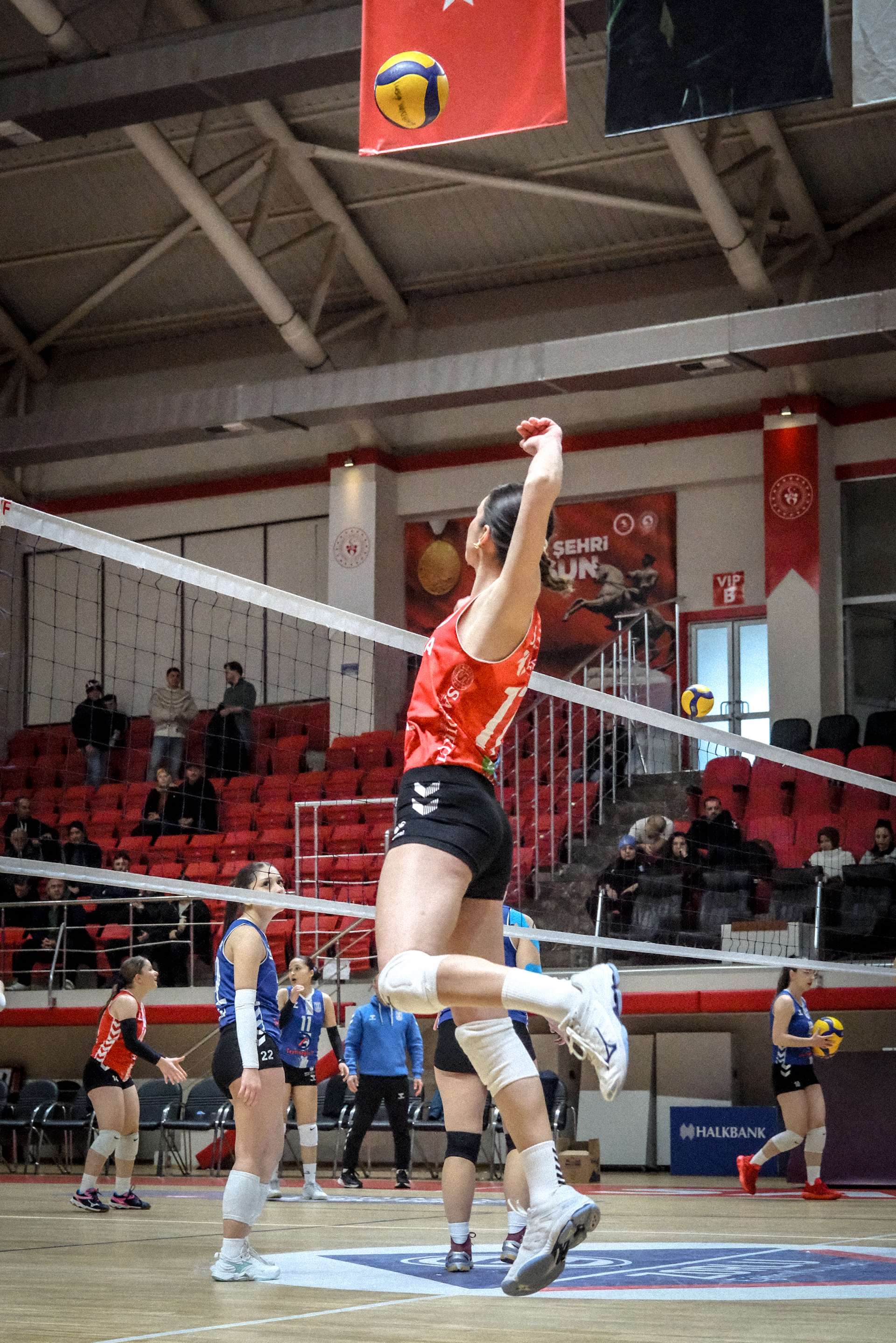 Samsunspor'un Parlayan Yıldızı Sahra Nur Takibe Alındı