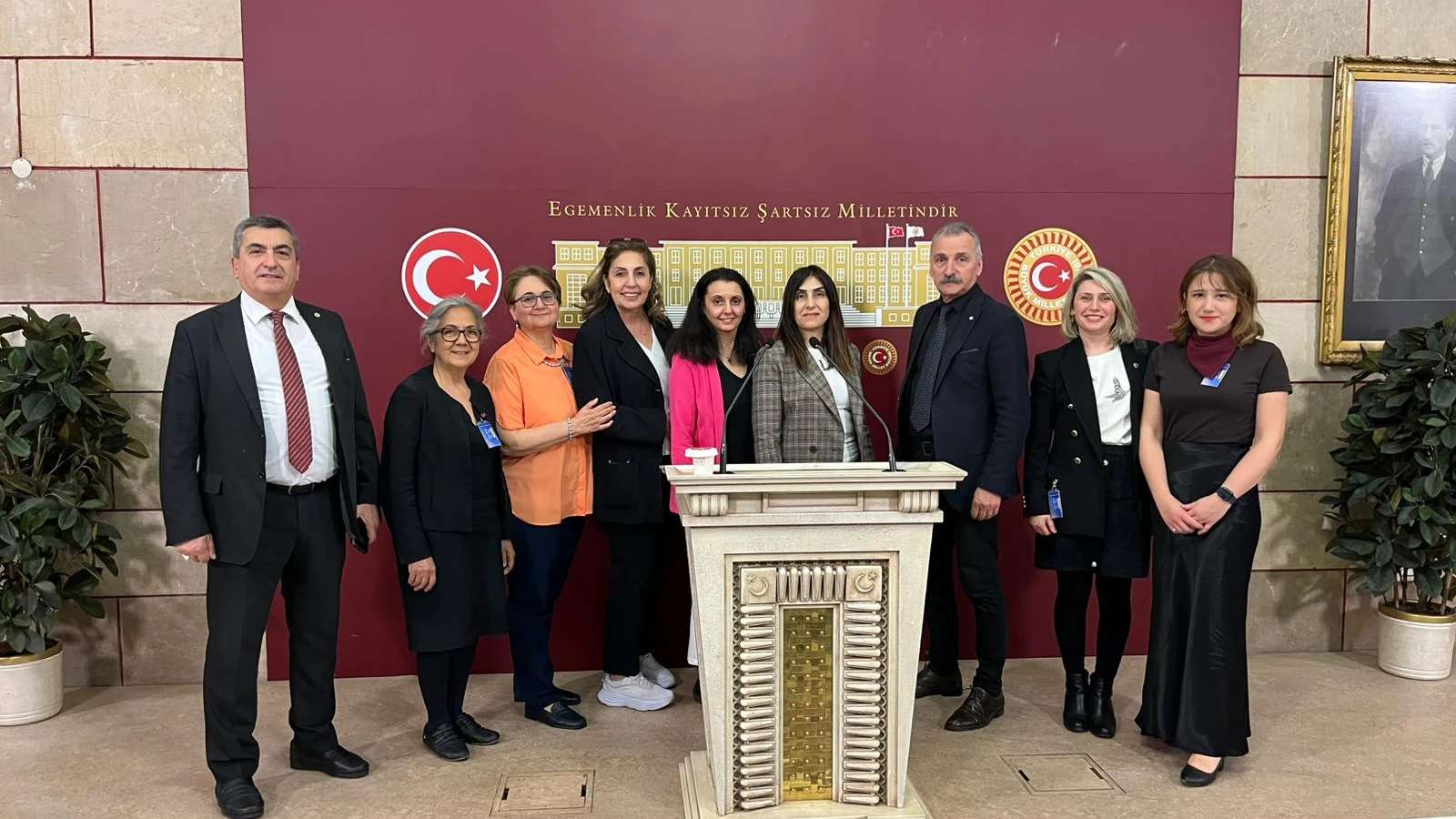 Mecliste Kadın İzleri Projesi Heyeti Ankara’da Tarihi Bir Diploması Trafiği Yürütüyor