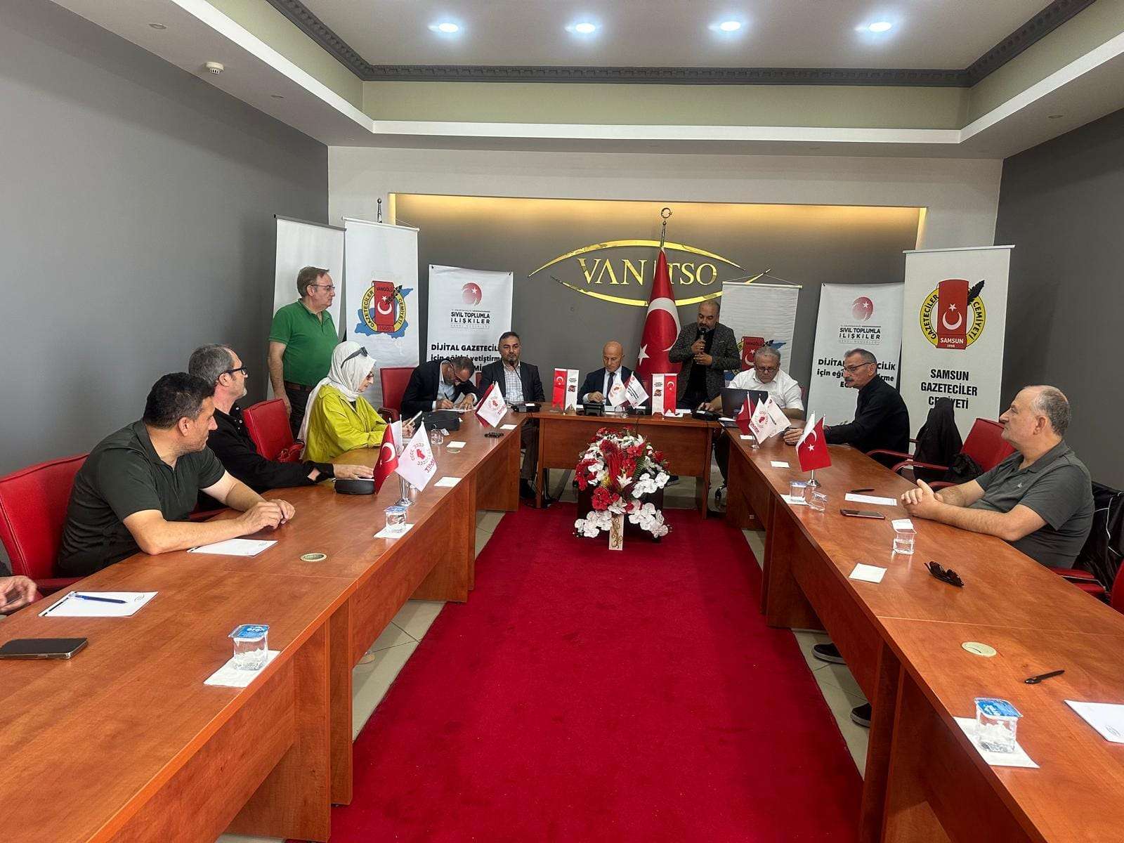 Anadolu Medyasından manifesto gibi bildiri!