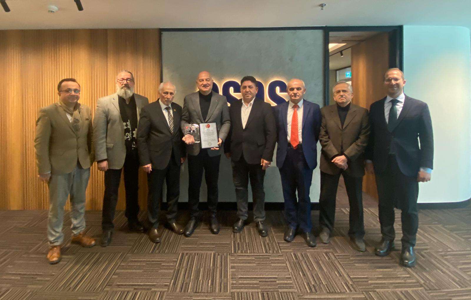 Türk Dünyası Hizmet Ödülü  Çağatay Özdoğru'ya verildi