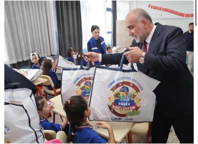 Okula başlayan çocuklara çanta ve kırtasiye seti!