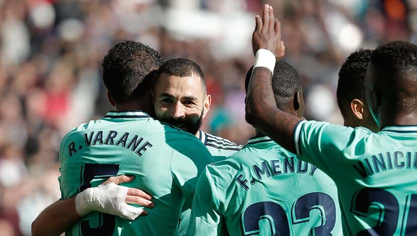 Messi'den tarihi hat-trick: Ronaldo'yu geride bıraktı