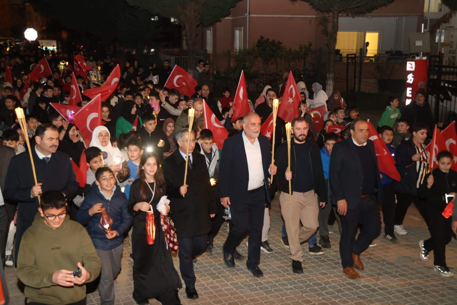 Canik Belediyesi Ramazanı Geleneksel Fener Alayı İle Karşıladı