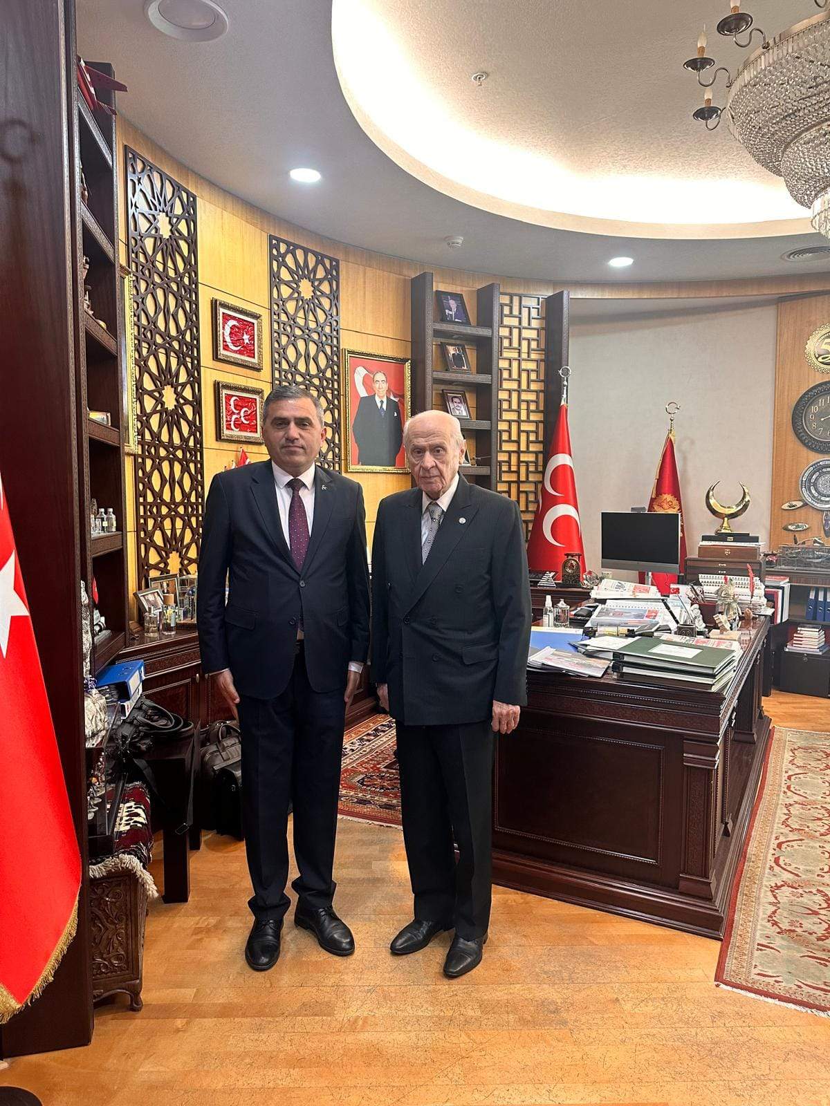 Burhan Mucur'dan anlamlı mesaj!