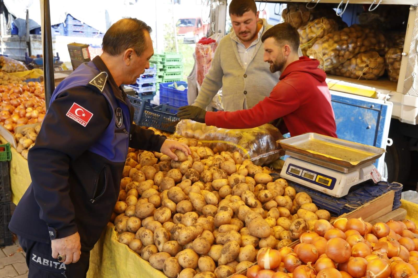 İlkadım’da Pazarlara Sıkı Denetim