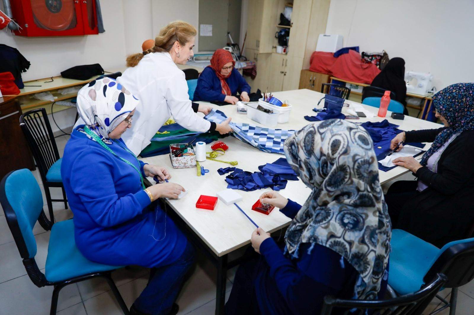 İlkadım Belediyesi El Emeği Kursları ile Atıklar Sanata Dönüşüyor