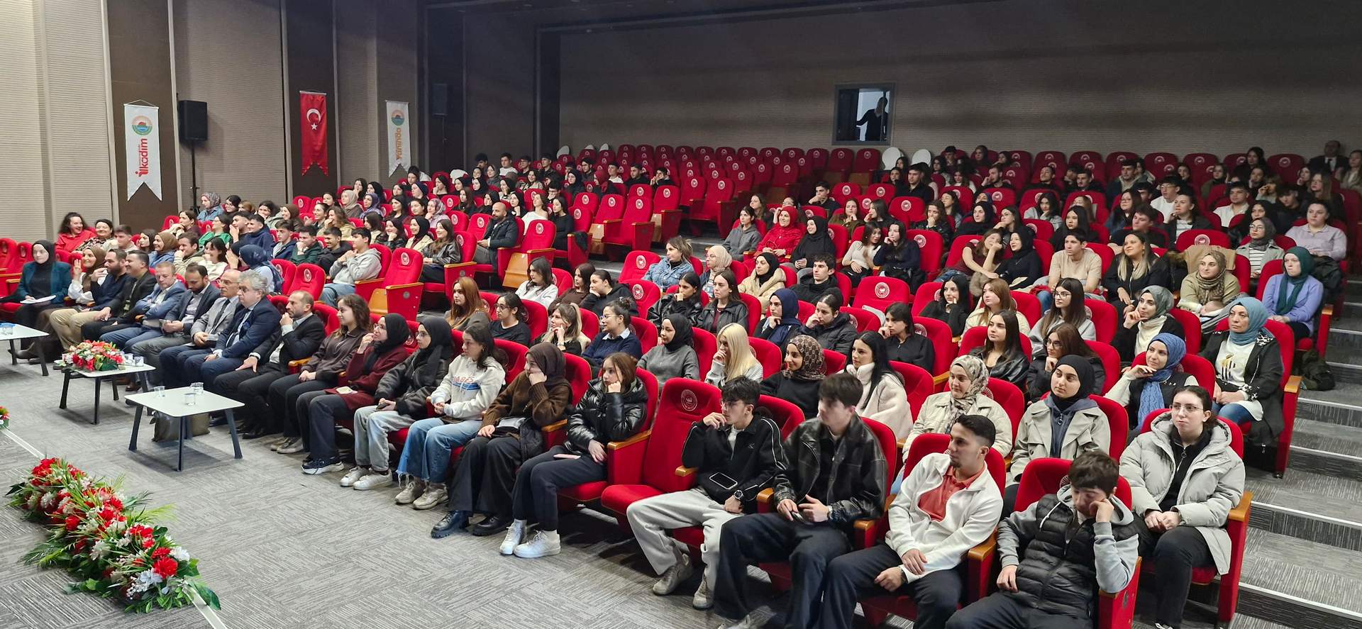 İlkadım Belediye Başkanı İhsan Kurnaz Öğrencileri Sivri Hocayla Buluşturdu