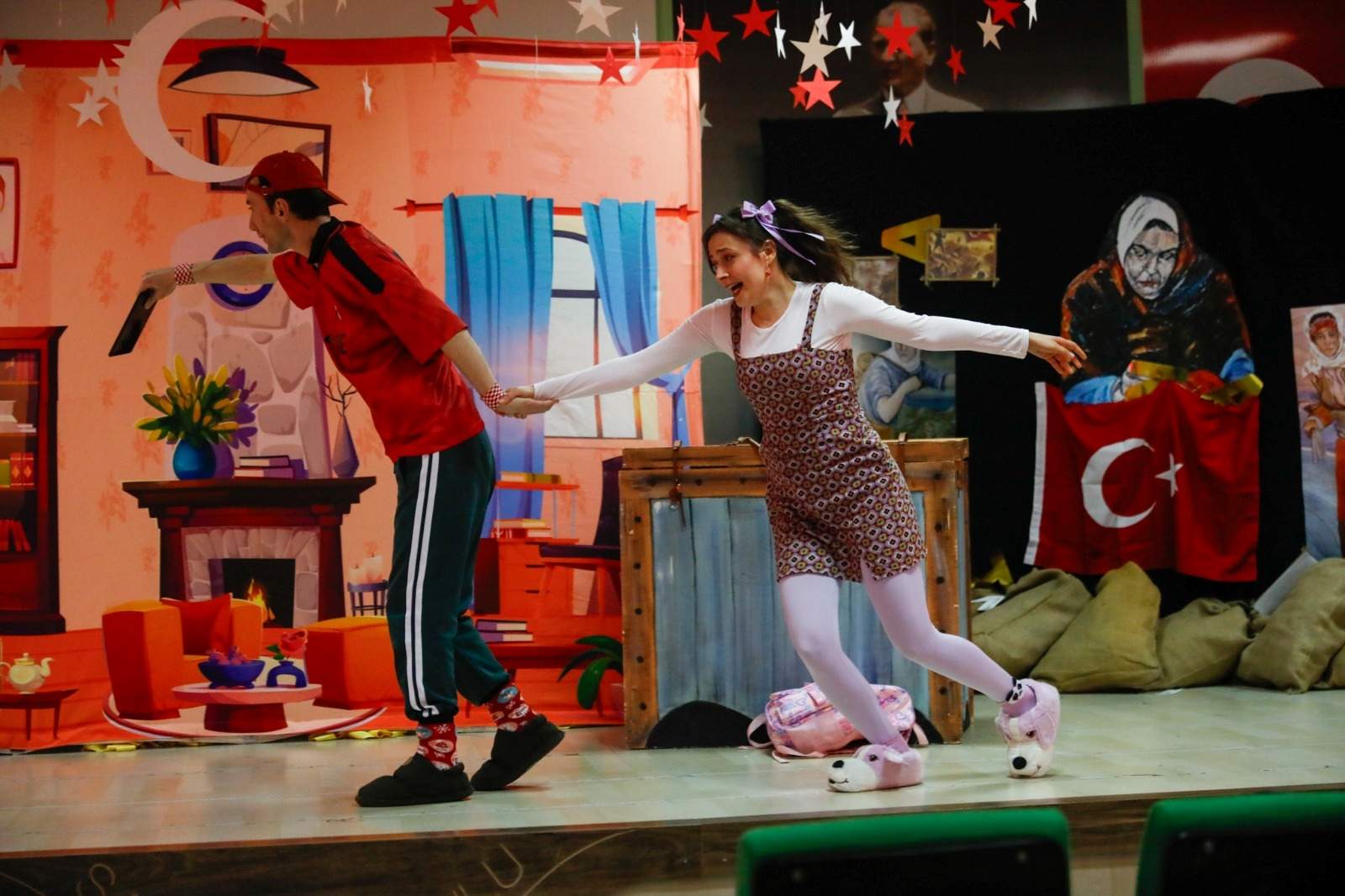 İlkadım'da Öğrenciler İçin Tiyatro Perdesi Açıldı