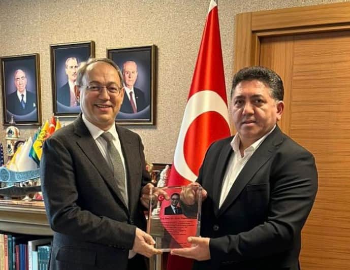 MHP Genel Başkan Yardımcısına Türk Dünyası Hizmet Ödülü verildi