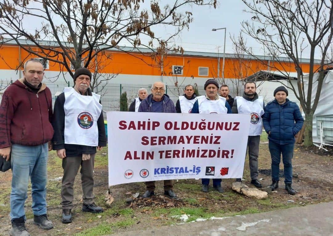 Grevdeki işçiler kar tipi dinlemiyor, direniş sürüyor!