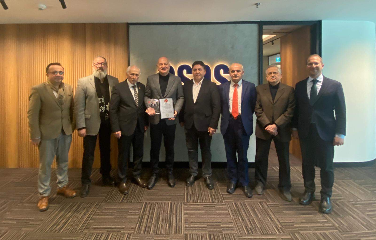 Türk Dünyası Hizmet Ödülü Çağatay Özdoğru'ya verildi