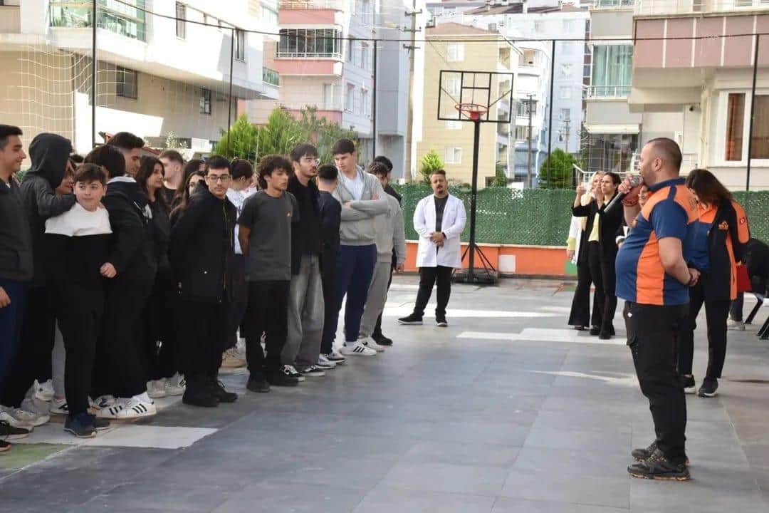 Atakumlu öğrencilere ‘Afet' eğitimi!