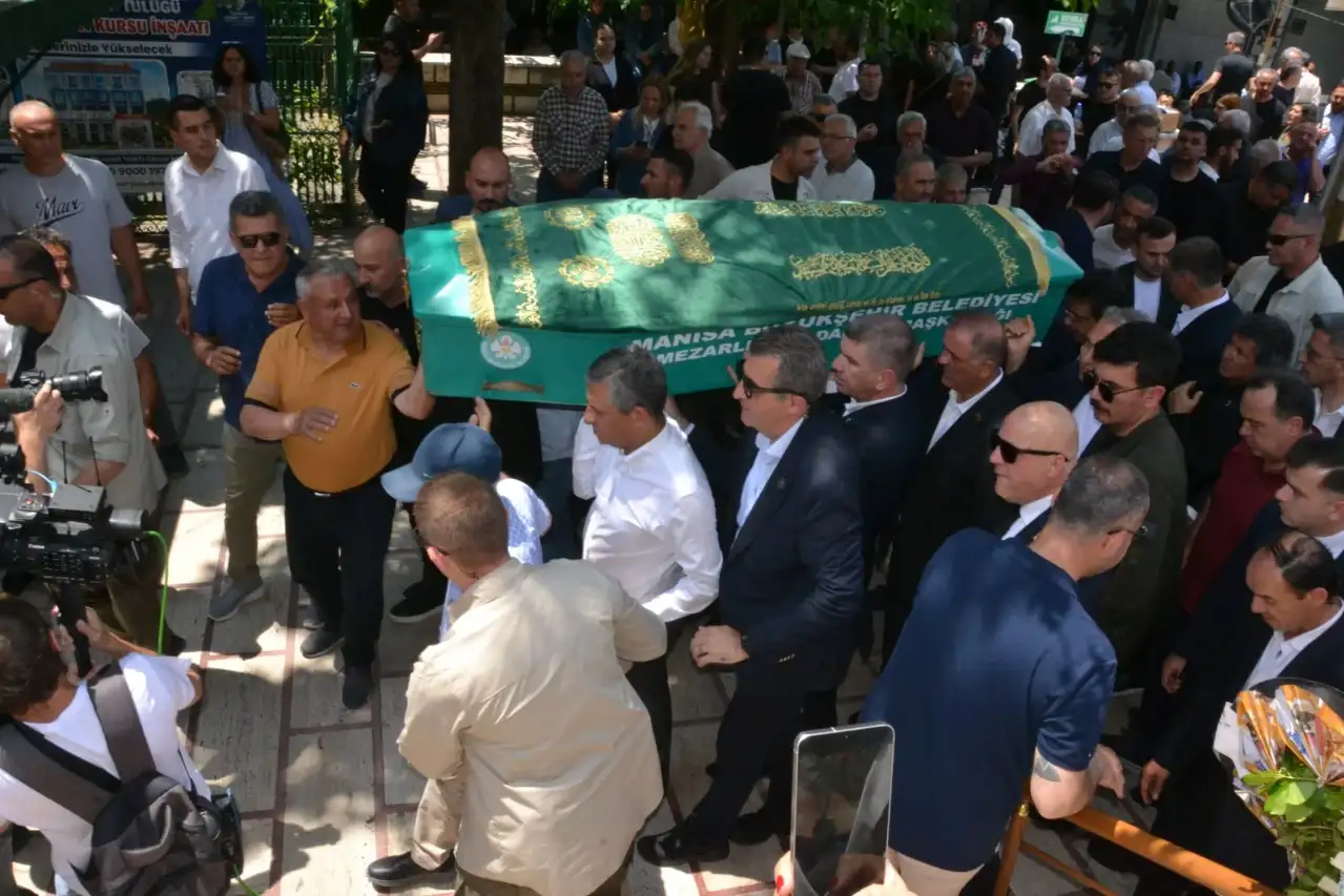 Özgür Özel’in acı günü: Amcasını son yolculuğuna uğurladı
