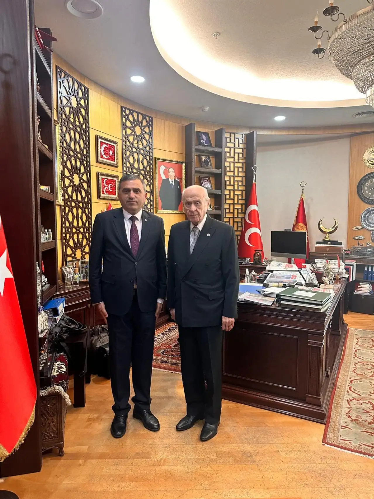 Burhan Mucur'dan anlamlı mesaj!