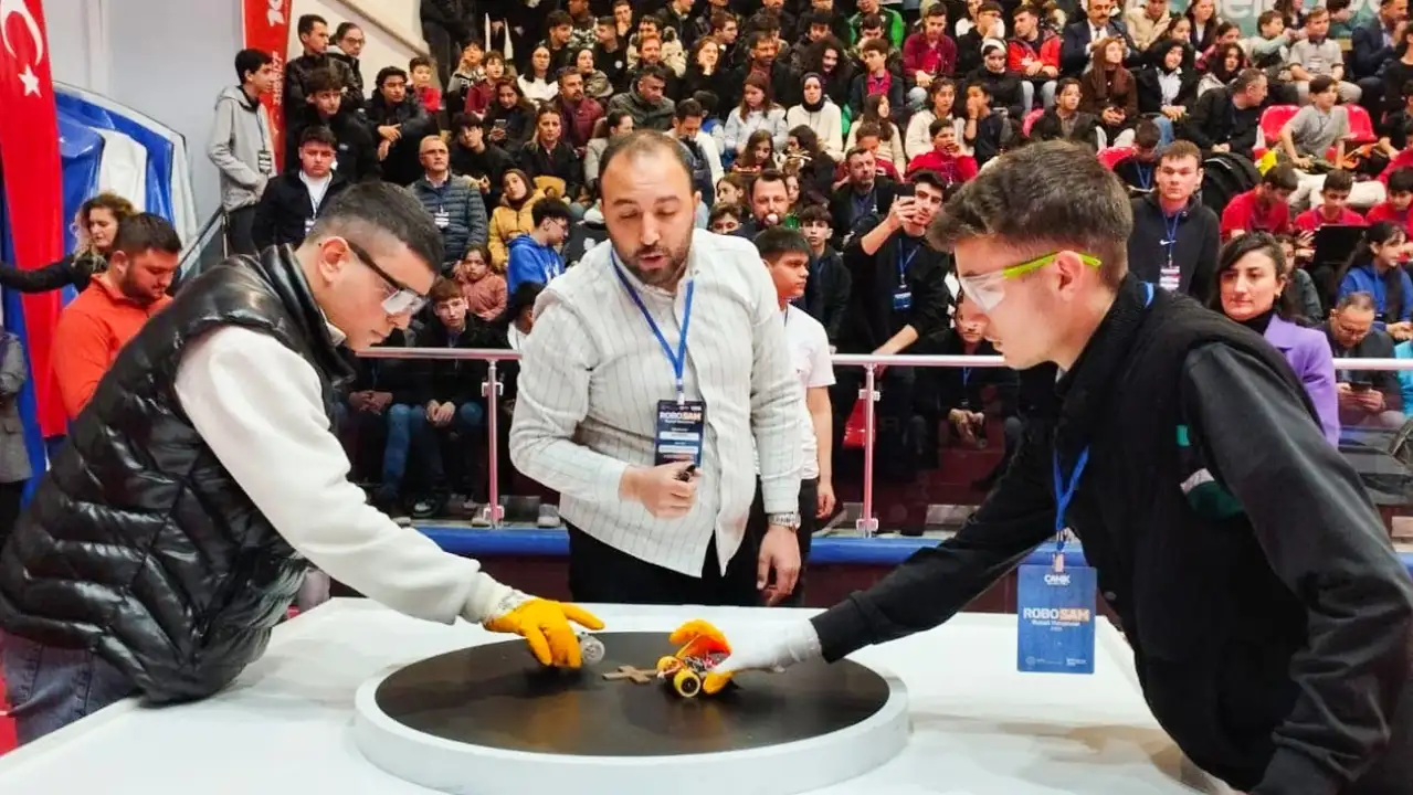 Canik Belediyesi ROBOSAM Robot Yarışması ile Bilim Ateşini Yakıyor