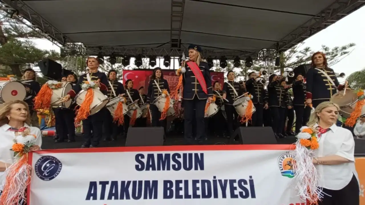 Atakum Cumhuriyet Kadınları Bandosu Adana’da Fırtına Gibi Esti