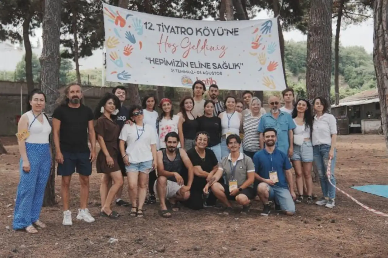 12. Tiyatro Köyü sakinleri tiyatronun duayenleriyle buluştu!