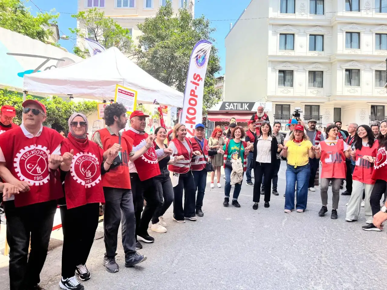 Özel İtalyan Lisesi’ndeki grevde 100. güne girildi