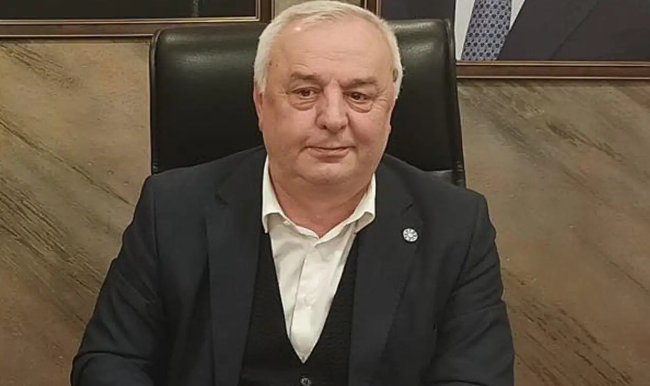 "Türk Bayrağı Kumaş Parçası Değildir!"